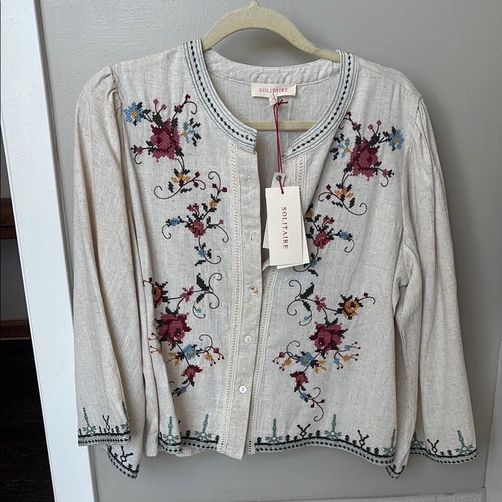 Solitaire Floral Embroidered Cream Blouse